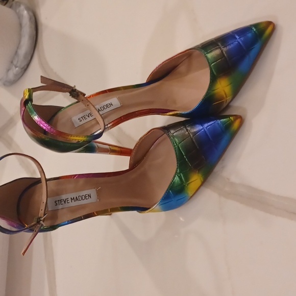 Steve Madden Alisha-R Metallic Rainbow LGBT Pump High Heel W/flaw PRIDE SZ 9 - Picture 5 of 16